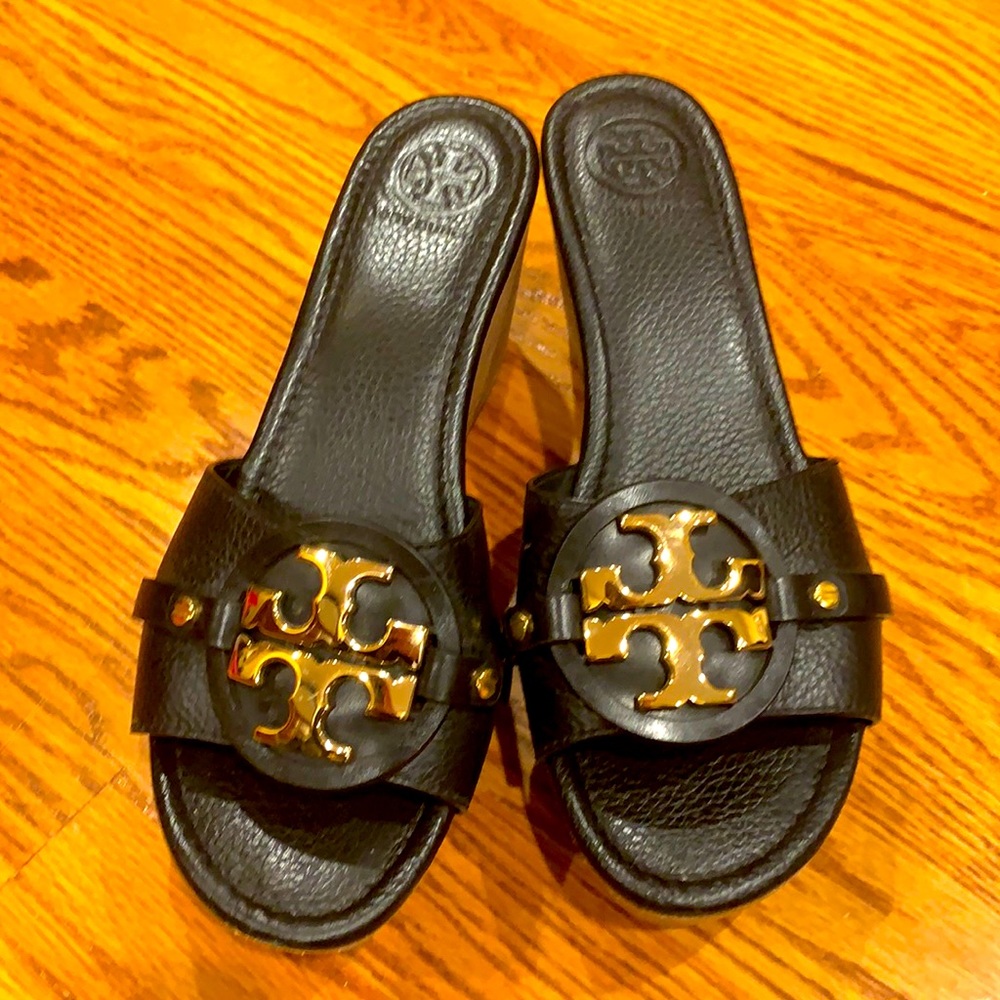 Tory Burch signature logo wedge sandals black size 9